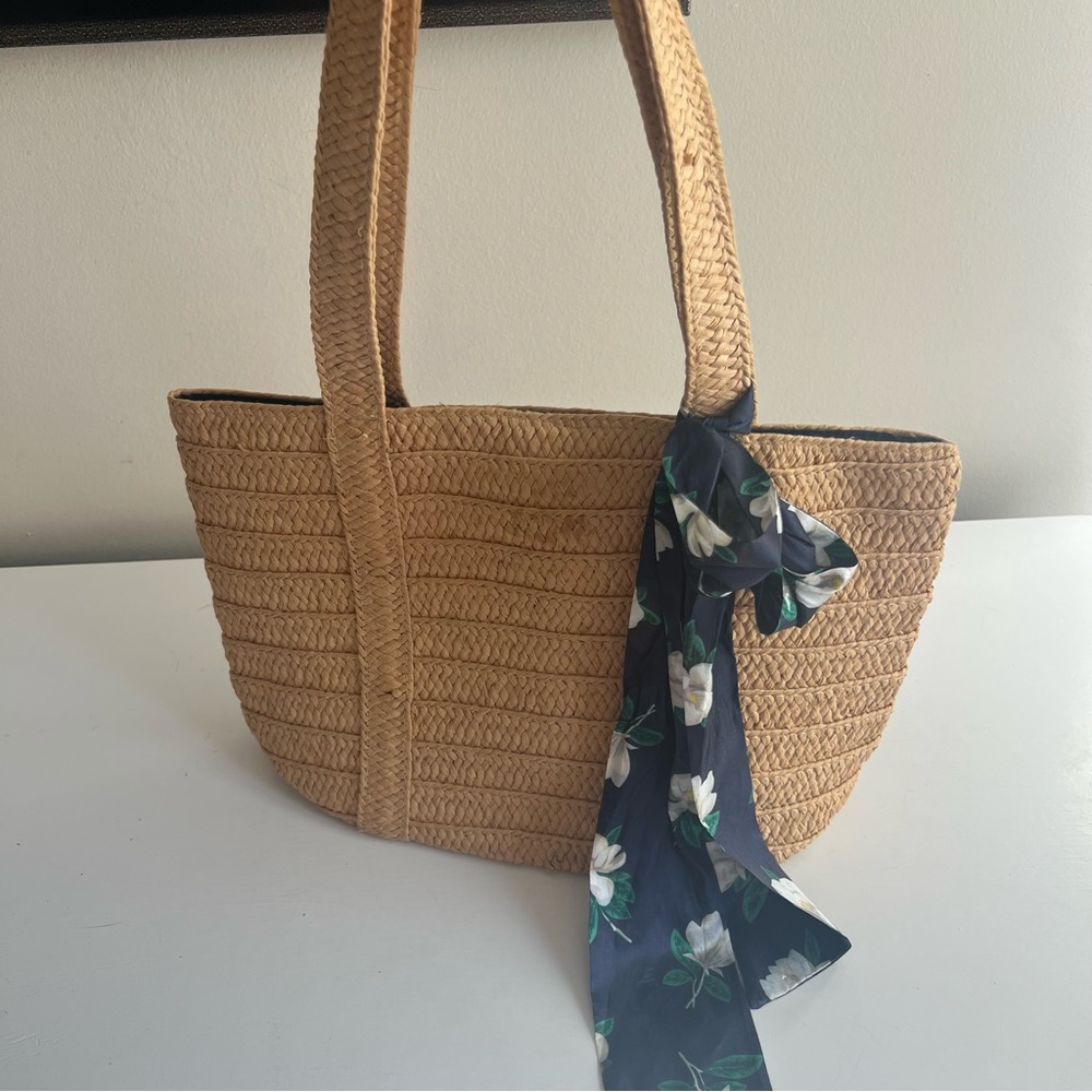 GUC Draper James Straw Bag with Scarf